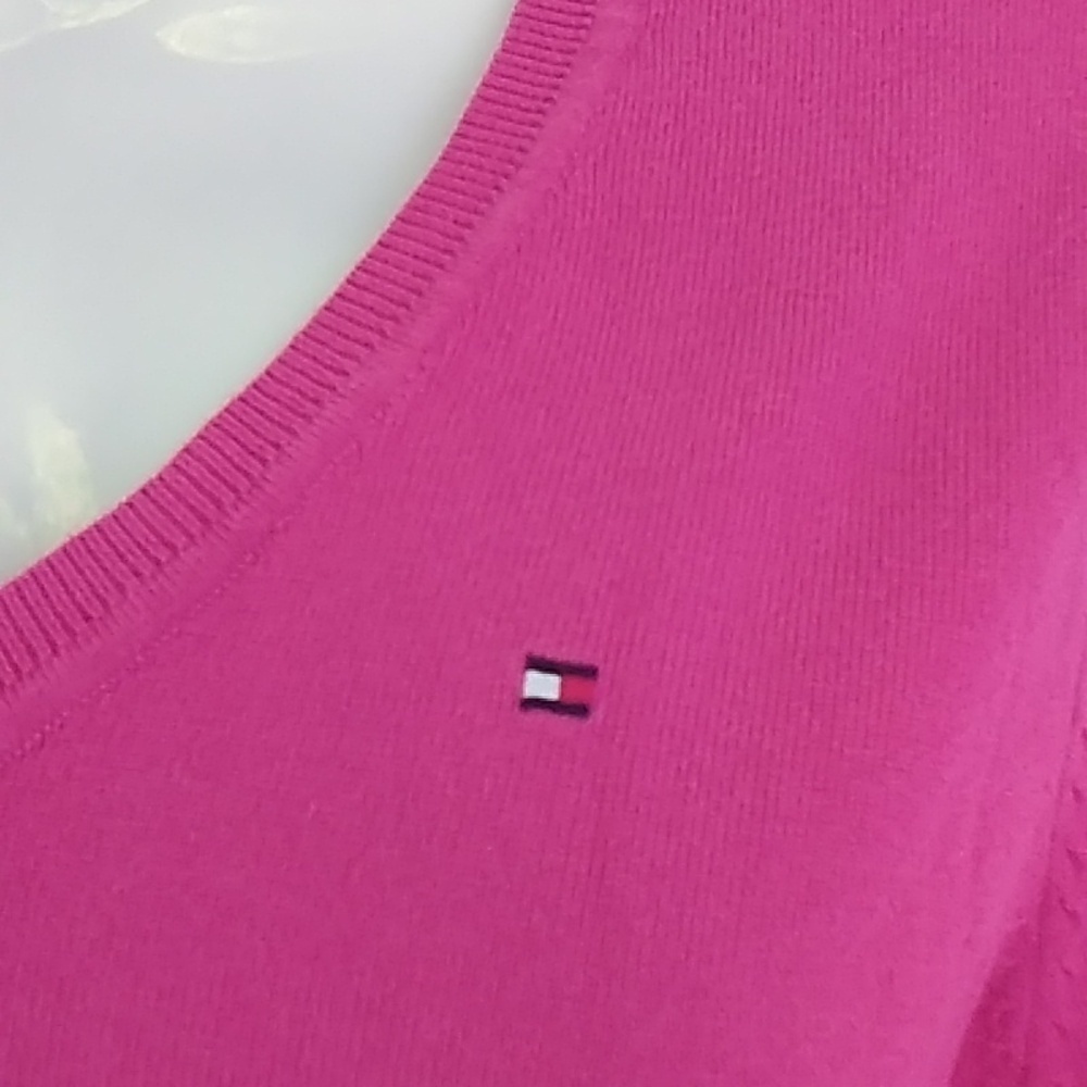 TH Pima Cotton Blend Fuschia V Neck Women's Sweater Size L EUC - Picture 8 of 15